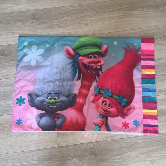 Trolls Show Me A Smile Movie Kids Standard Pillowcase DreamWorks - Picture 4 of 6